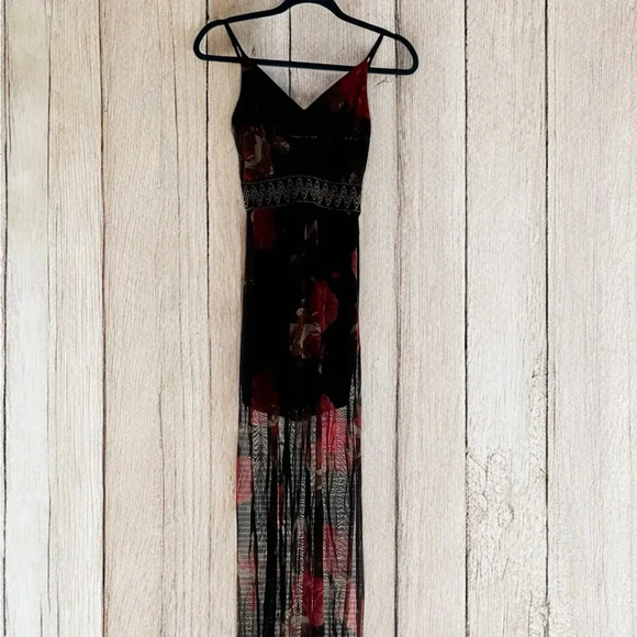 Elegant Glare Black and Red Floral Dress - Size Small (B12) - Picture 8 of 9